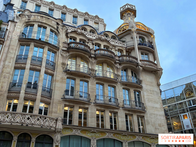 Que cache cette façade Art nouveau et ce toit en forme de bouchon de champagne ?