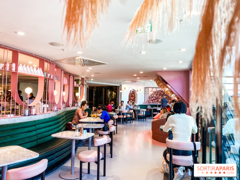 Elan café, le célèbre salon de thé rose aux Galeries Lafayette