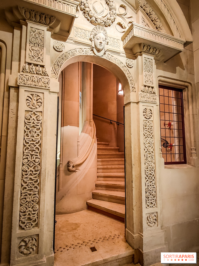 Visuels musée et monument - citéco cité de l'économie escalier