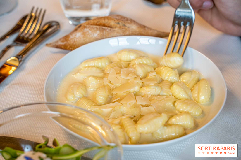 Photos : le Brunch royal du café de la Paix