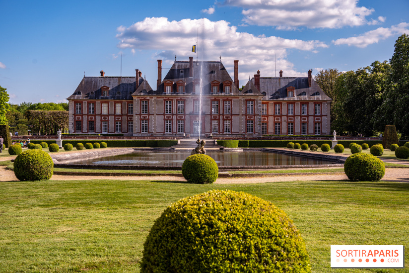 Le Château de Breteuil, ses jardins remarquables et contes de Perrault 