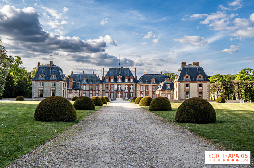 Le Château de Breteuil, ses jardins remarquables et contes de Perrault 