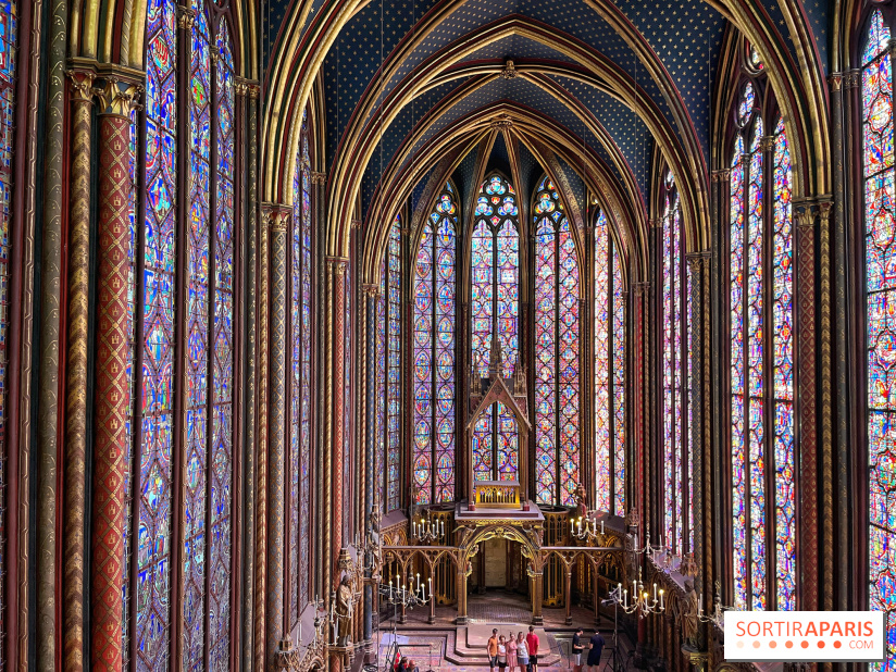 La Sainte-Chapelle et ses 1113 vitraux, un véritable joyau gothique à Paris