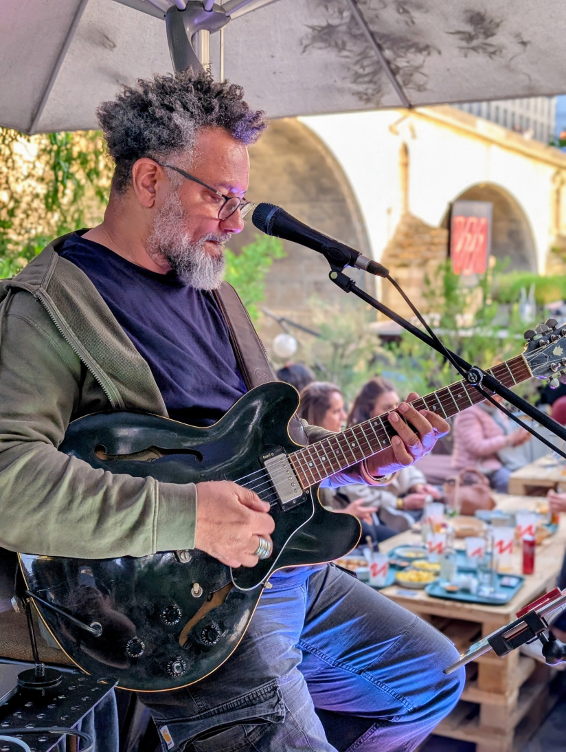 Le Marcounet, la péniche festive avec DJ sets, concerts live, guinguette et brunch sur les quais 