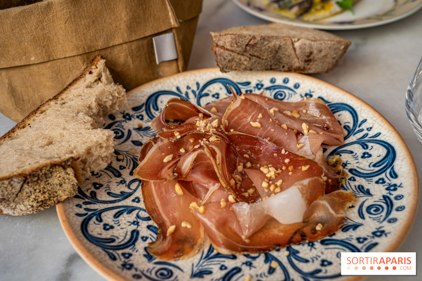 Bombarde restaurant méditerranéen et festif à Montmartre- speck