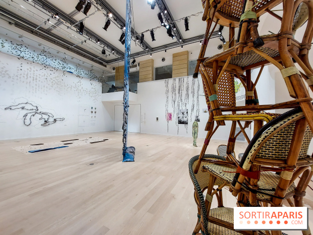 Le synthétique au cœur de l’humain, nos photos de l'expo au Centre culturel canadien