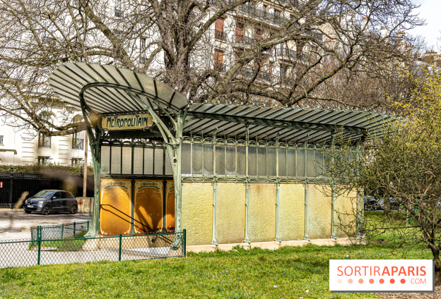  Le dernier édicule de type B d'Hector Guimard - Métro Porte Dauphine  -  A7C5176