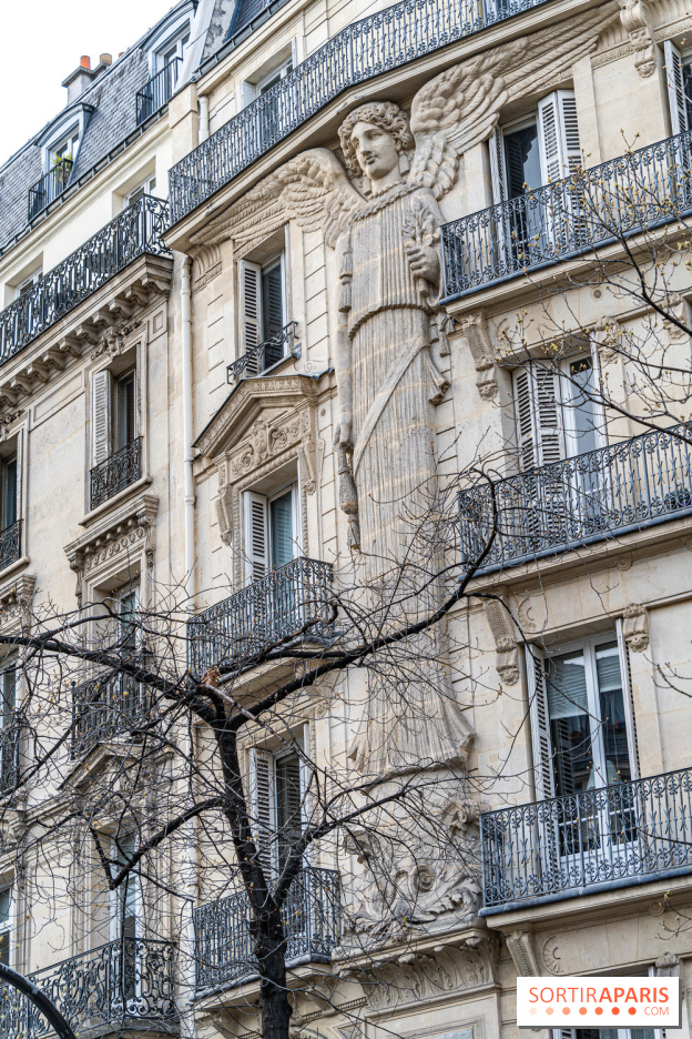 La plus grande cariatide de Paris