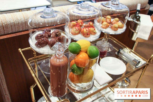 Butterfly Pâtisserie de Matthieu Carlin à l'Hôtel de Crillon - Charriot de Madeleines (1)