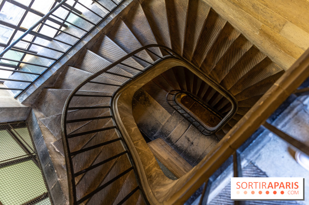 Le panorama du Panthéon - l'une des plus belles vues de Paris à 360° - escalier