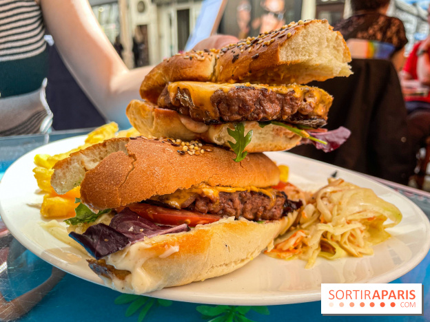 Tata Burger, le restaurant aux burgers en forme de zizi dans le Marais - 76D361AE C333 4A5D 985F 1395D2BBB3F1
