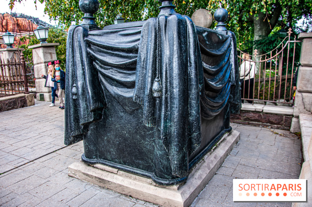 Disneyland Secrets visuels cimetière phantom manor