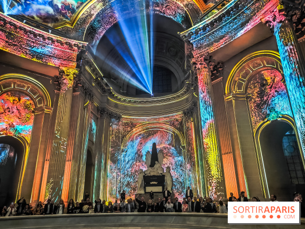 Aura, un spectacle son et lumières qui illumine le Dôme des Invalides - photos et vidéo