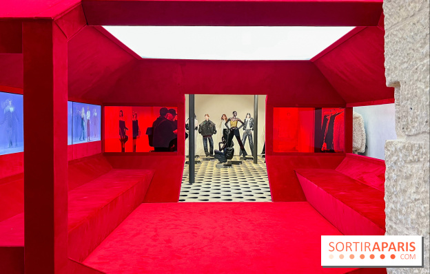 Le pop-up store évènement de H&M Studio dans une galerie d'art - Paris Fashion Week