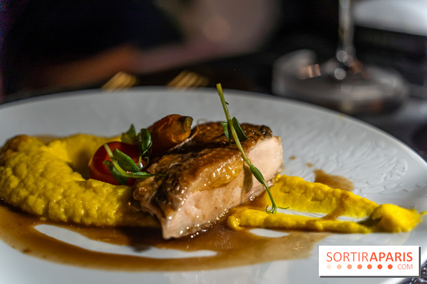 Bus Saint Germain 1920 - dîner dans un bus en traversant Paris  -  A7C3656