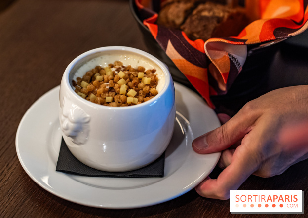 Bistrot Podium, le restaurant festif avec la carte de Glenn Viel -  soupe à l'oignon