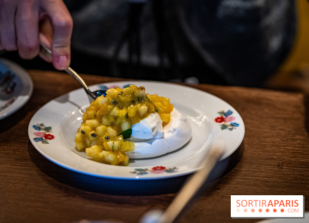 Bistrot Podium, le restaurant festif avec la carte de Glenn Viel -  pavlova aux fruits de saison