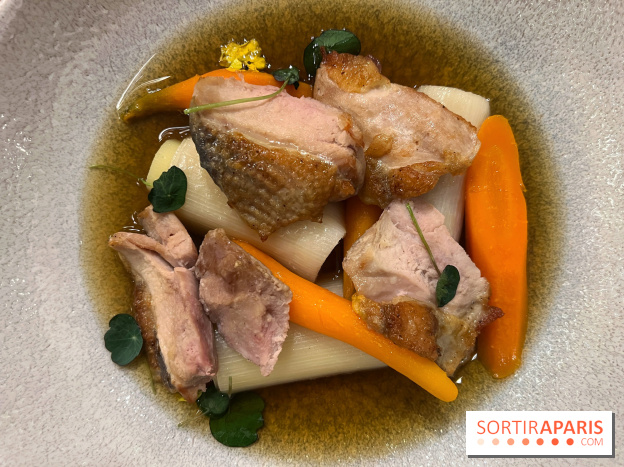 Ma Dame, le restaurant de l'hôtel Marignan Champs-Elysées - Pot-au-feu de pintade poireaux
