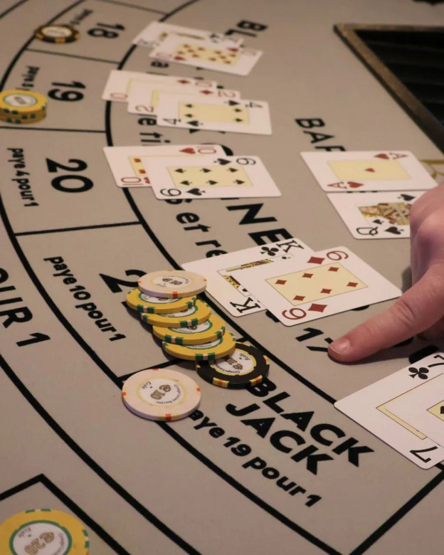 Club Barrière Paris : place forte du jeu sur les Champs-Elysées