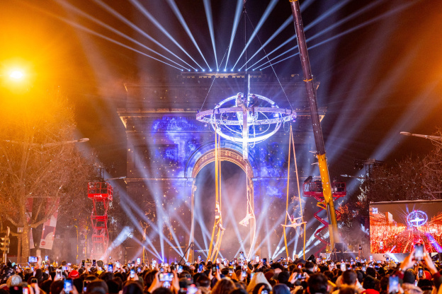 Spectacle du Nouvel An sur l'Arc de Triomphe des Champs-Elysées 2024 - 3R2A3579 2