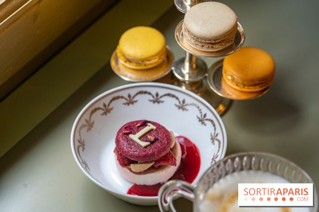 Le tea time du Bar à desserts de Ladurée Champs-Elysées -  A7C2254