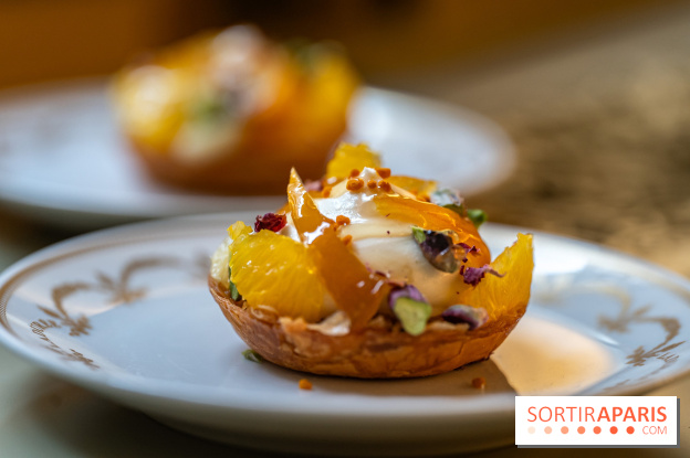 Le tea time du Bar à desserts de Ladurée Champs-Elysées -  A7C2301