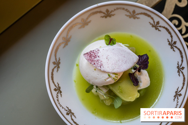 Le tea time du Bar à desserts de Ladurée Champs-Elysées -  A7C2322