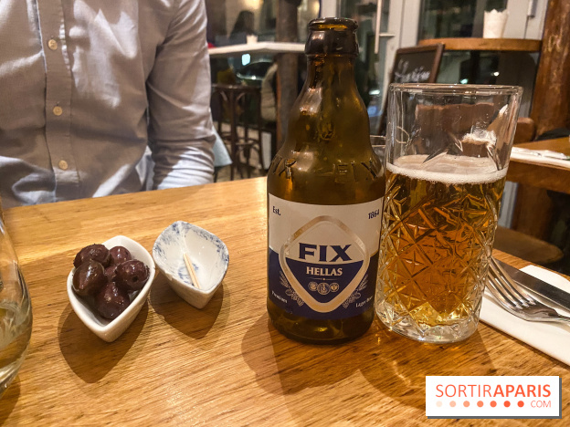 Etsi, la taverne grecque parisienne à découvrir dans le 18e