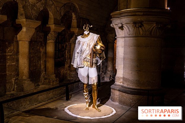 La Trêve la Basilique Saint-Denis, l'exposition costumes et photos de Sophie Comtet Kouyaté en mode jeux Olympique en Grèce Antique - A7C0648 HDR