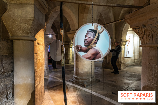 La Trêve la Basilique Saint-Denis, l'exposition costumes et photos de Sophie Comtet Kouyaté en mode jeux Olympique en Grèce Antique