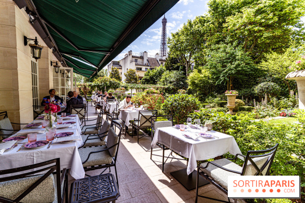 La terrasse jardin Summer de la Bauhinia au Shangri-La Paris