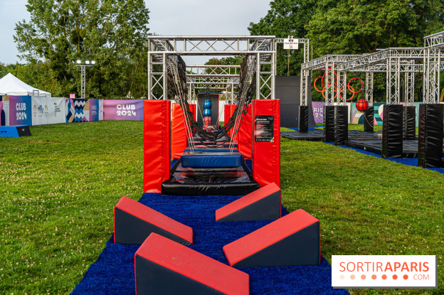La Fan zone de Saint-Quentin en Yveli!nes, soirée Ofenbach et drones