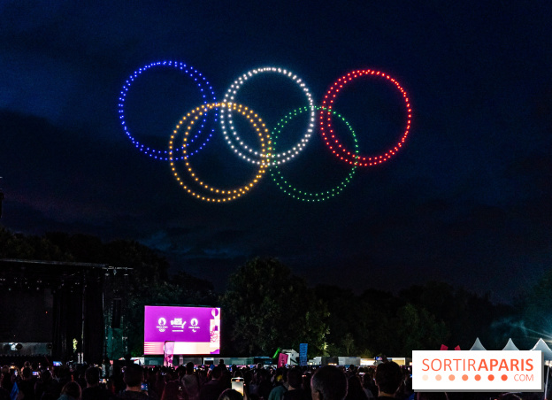 La Fan zone de Saint-Quentin en Yveli!nes, soirée Ofenbach et drones -  A7C0503