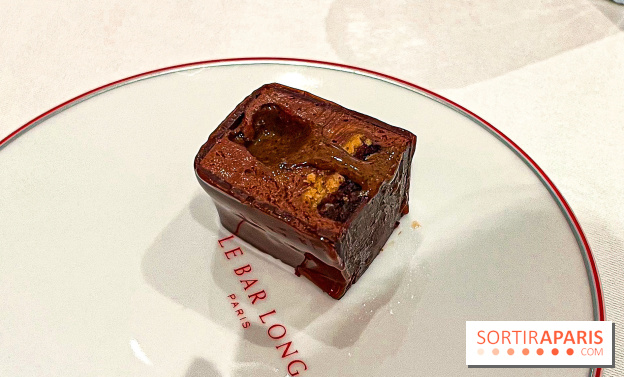 La Bûche de Noël 2024 du Royal Monceau