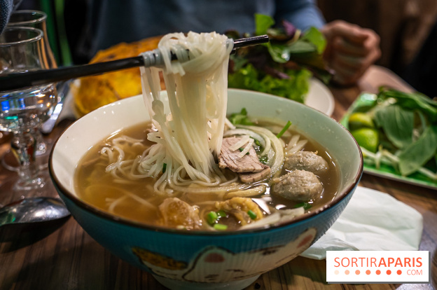 Pho Bom, le restaurant vietnamien, temple du pho et des nouilles Paris 13e -  pho bò đặc biệt