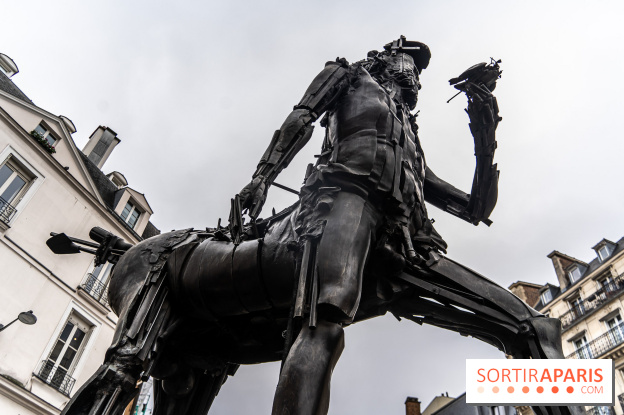 Le Centaure de César à Paris et sa statue de la Liberté miniature