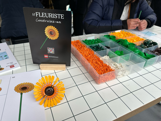 Saint-Valentin 2025 : des ateliers gratuits chez le Fleuriste LEGO à la Gare de l'Est - WhatsApp Image 2025 02 13 at 11.39.16