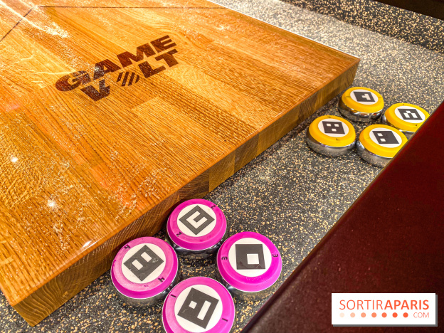 Pucks, l'enseigne de shuffleboard à Poissonnière - IMG 4428