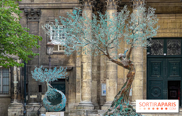 Exposition en plein air des œuvres monumentales d'Andrea Roggi, quartier Faubourg Saint-Honoré