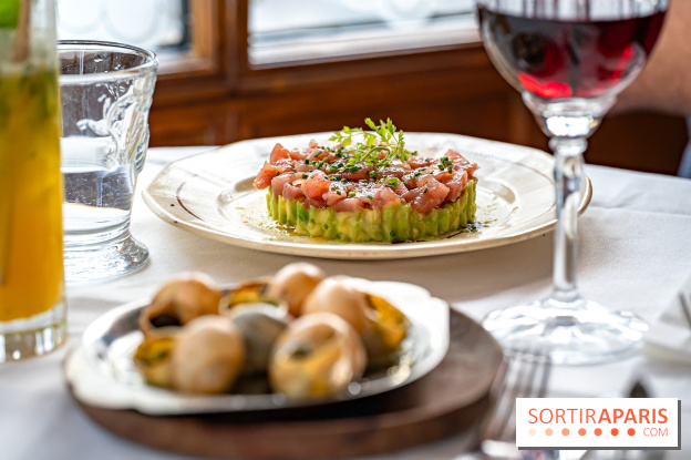 Margaux, le restaurant français typique, face à la Tour Eiffel - A7C09261