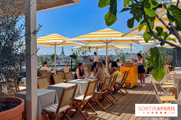 La terrasse estivale du Printemps Haussmann 2025 avec vue sur Paris et la Tour Eiffel - image00001