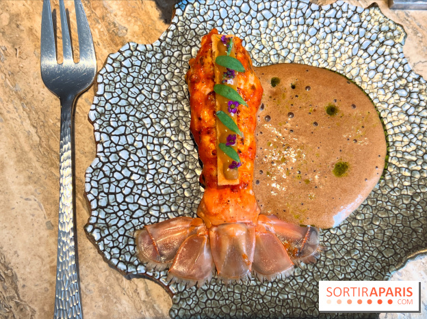 Restaurant Alan Geaam - La Langoustine Royale Cuite au BBQ et mariné aux épices taouk, kumquat, aïoli et tagète