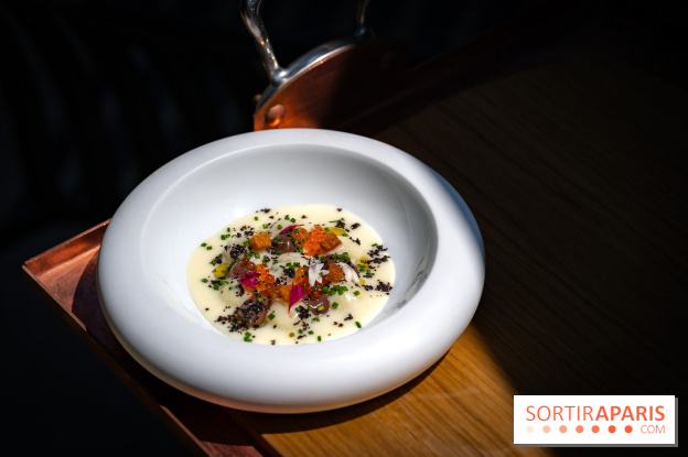 Restaurant Papylles à Bois-le-Roi - les photos - La pomme de terre nouvelles de Julien Favry Velouté Vichyssoise, œufs de truite fumée, olives noires