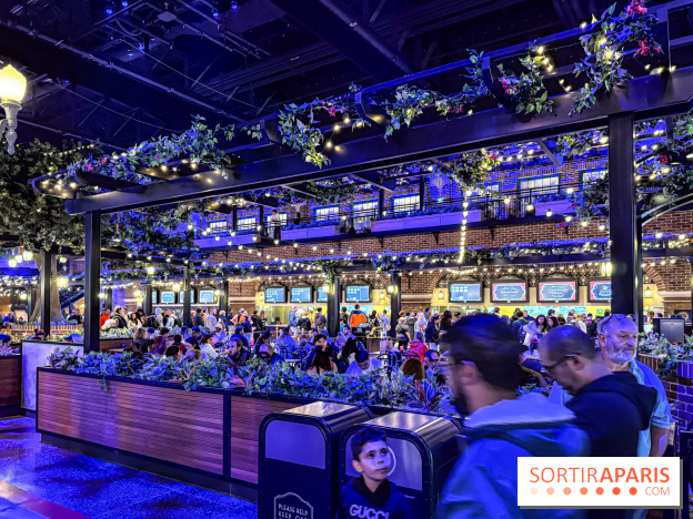 Disney Adventure World - The Hollywood Gardens