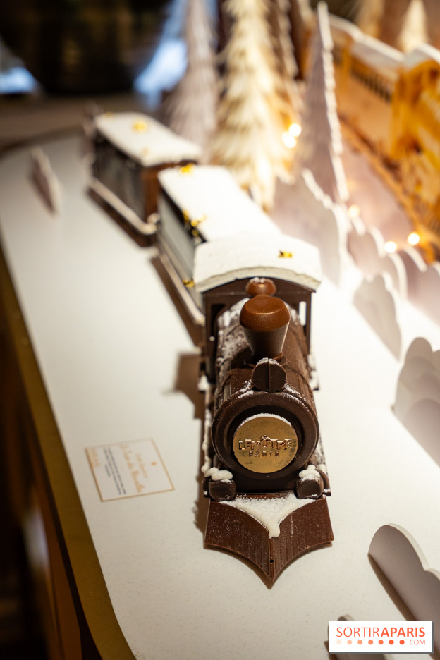 Bûche de Noël Lenôtre 2025 : Le train des Merveilles et les créations de fête - photos - A7C07635