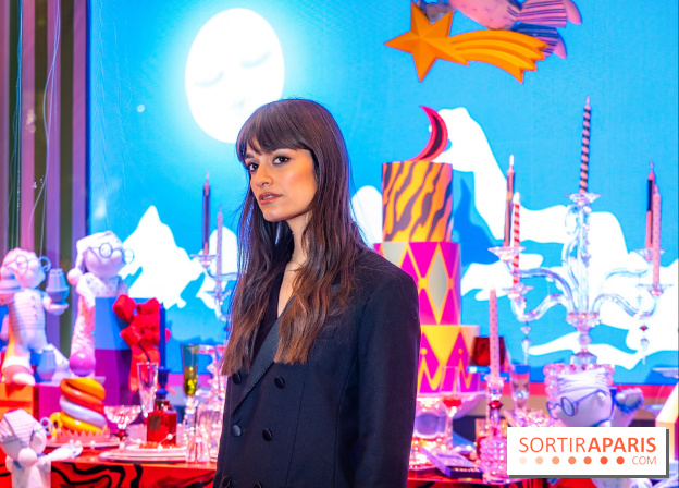 Vitrines et sapin de Noël des Galeries Lafayettes avec Clara Luciani - photos