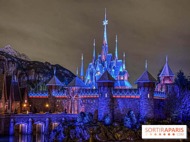World of Frozen - chateau nuit