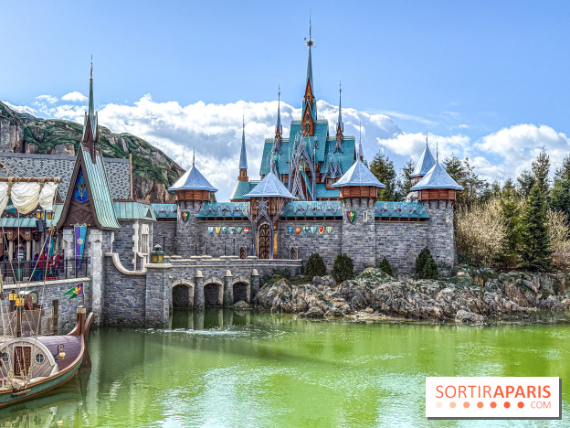 World of Frozen - chateau