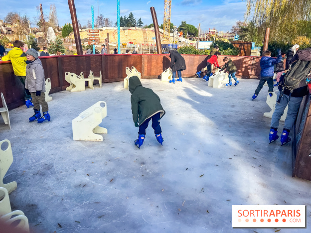 Noël au Parc Astérix 2025, patinoire et marché de Noël  - IMG 7526