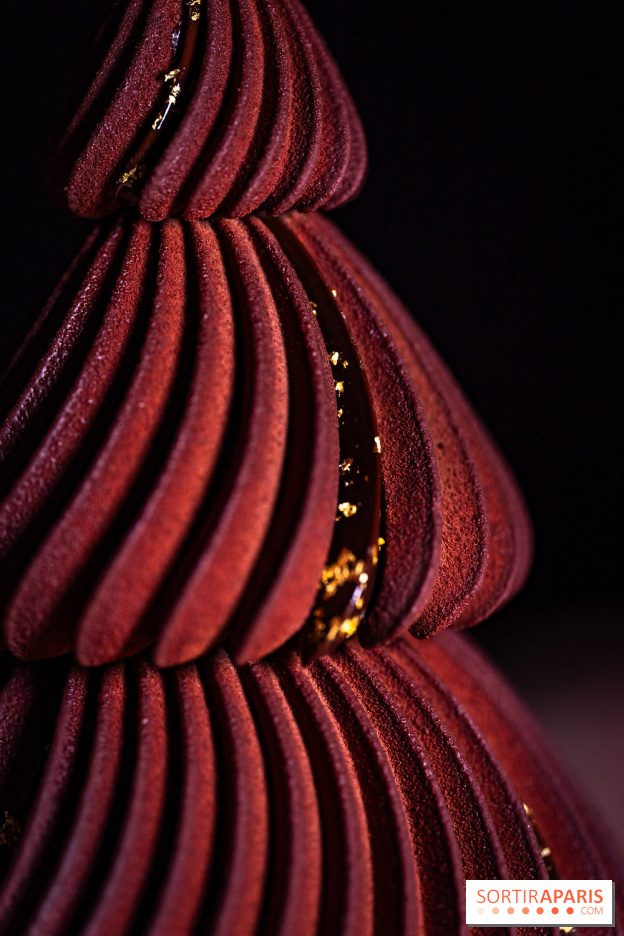Bûche de Noël Cheval Blanc 2025 : Maxime Frédéric dévoile un sapin exceptionnel - photos